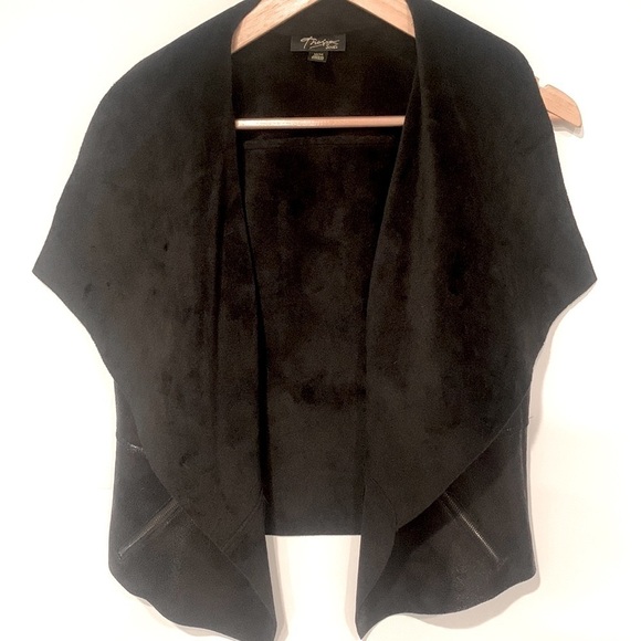 Sz M Unstructured Black Faux Leather and Faux Fur Vest w Side Zipper Pockets - Picture 8 of 13